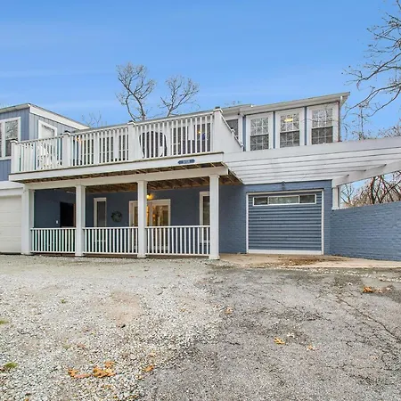 Barefoot Cottage Pool House